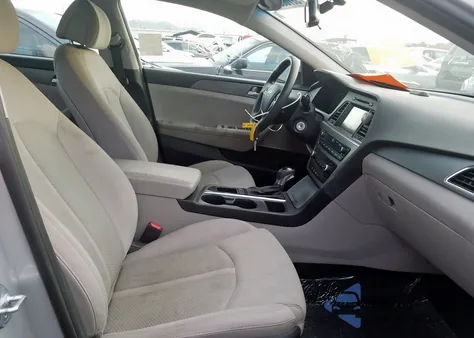 2016 Hyundai Sonata Se z USA, uszkodzony, nr VIN 5NPE24AFXGH348203